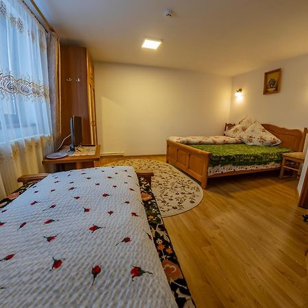 Pensiunea Agroturistica Stefan Viorica Monastero di Moldovița Esterno foto