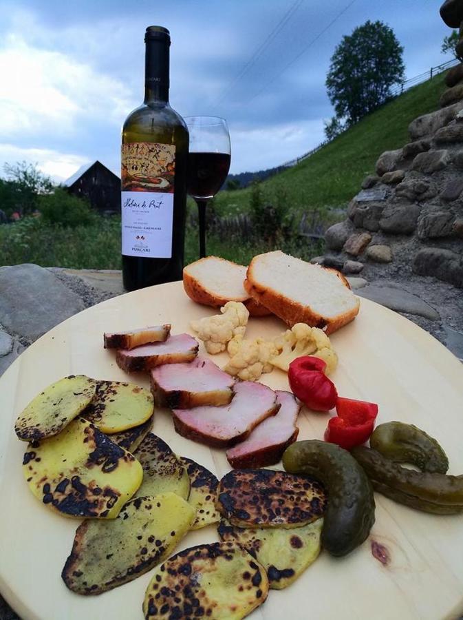 Pensiunea Agroturistica Stefan Viorica Monastero di Moldovița Esterno foto
